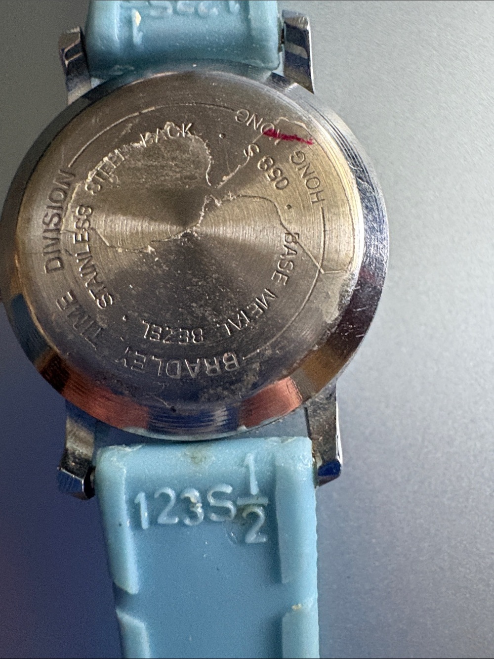 Care Bear watch from the 80s EXC shape wind and works Bradley Time Hong Kong - Picture 3 of 7